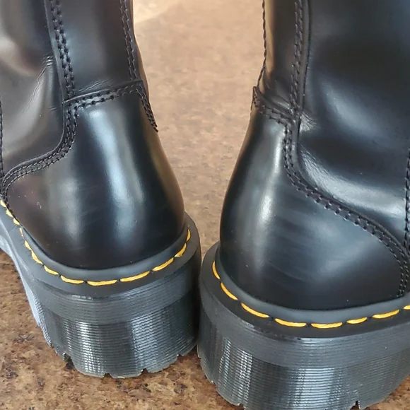 Jaden Doc Martin, size 9 Ladies - Picture 5 of 5